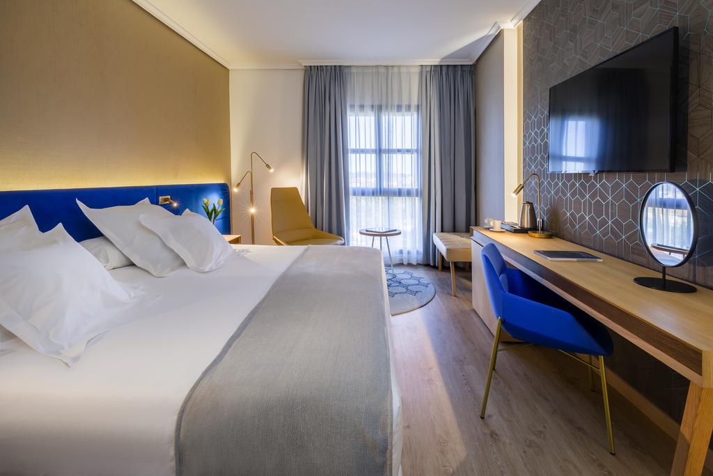 HOTEL BARCELÓ CÁCERES V CENTENARIO