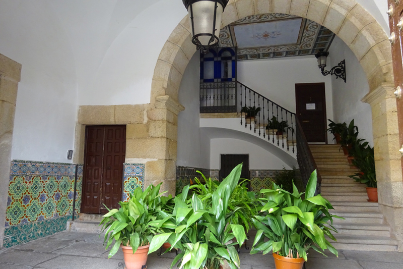 CASA DE LOS OVANDO SAAVEDRA