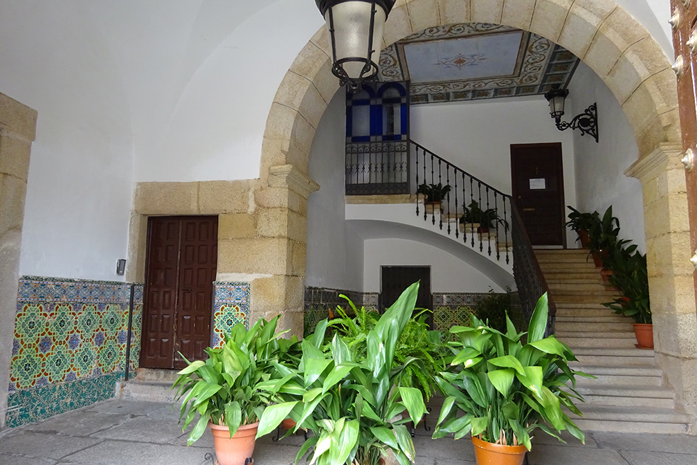 CASA DE LOS OVANDO SAAVEDRA