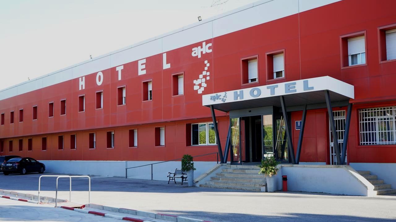 AHC HOTELES LOW COST