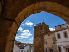Puerta del Río o Arco del Cristo