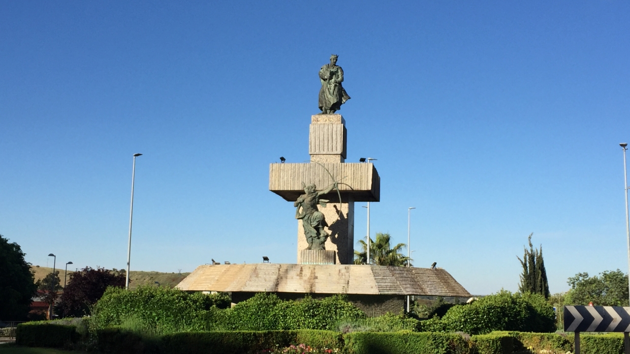 ESTATUA DE ALFONSO IX