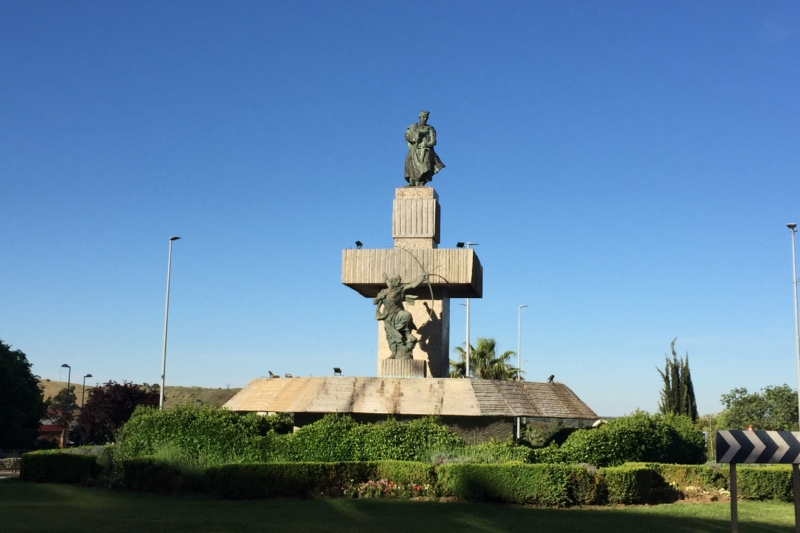 ESTATUA DE ALFONSO IX