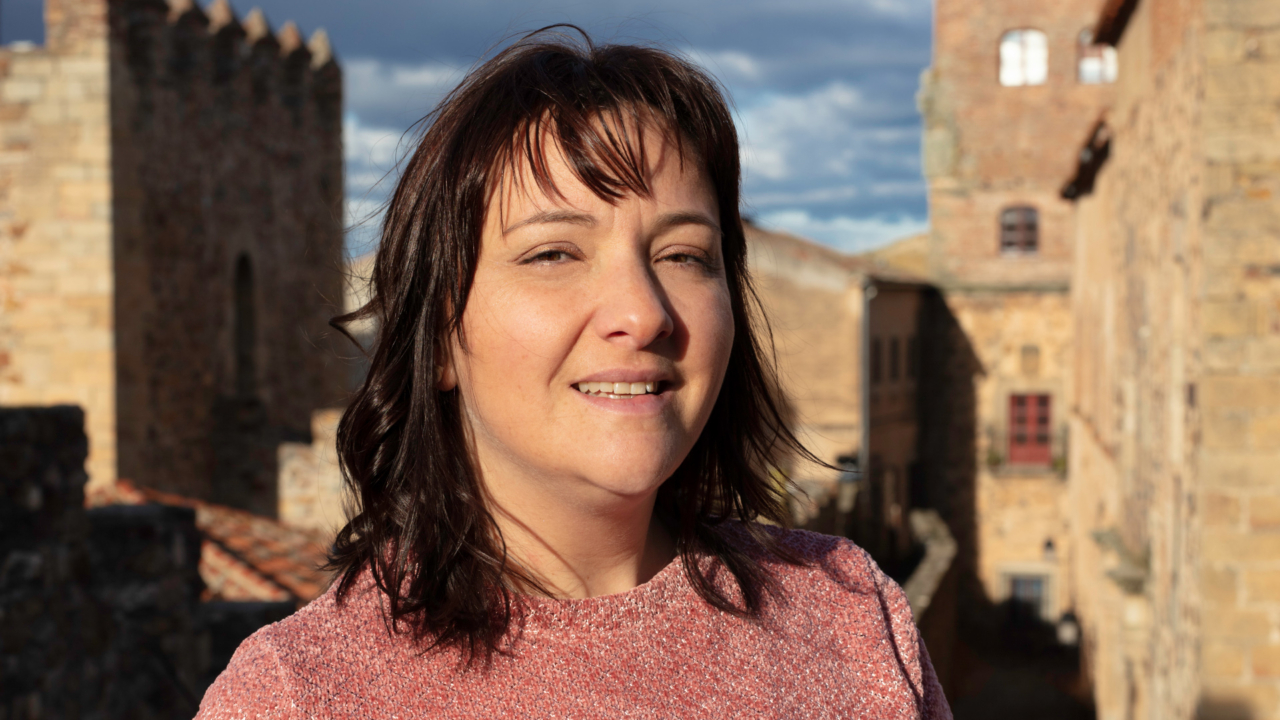 ANA MORENO HORNERO