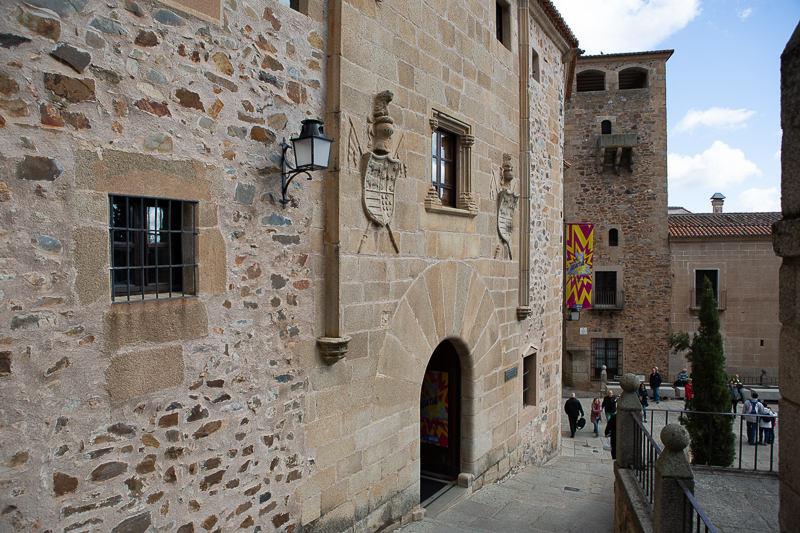 CASA DE LOS BECERRA - FUNDACIÓN MERCEDES CALLES Y CARLOS BALLESTEROS