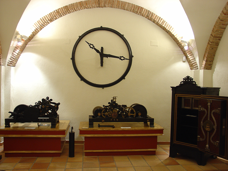 Sala de exposiciones permanente municipal ciudad de Cáceres 7