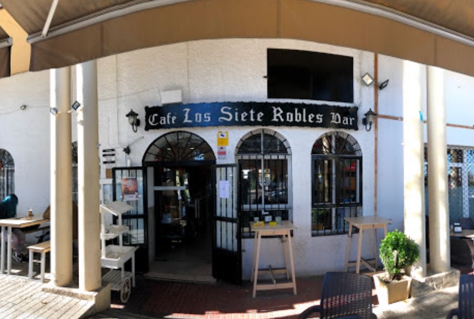 LOS SIETE ROBLES