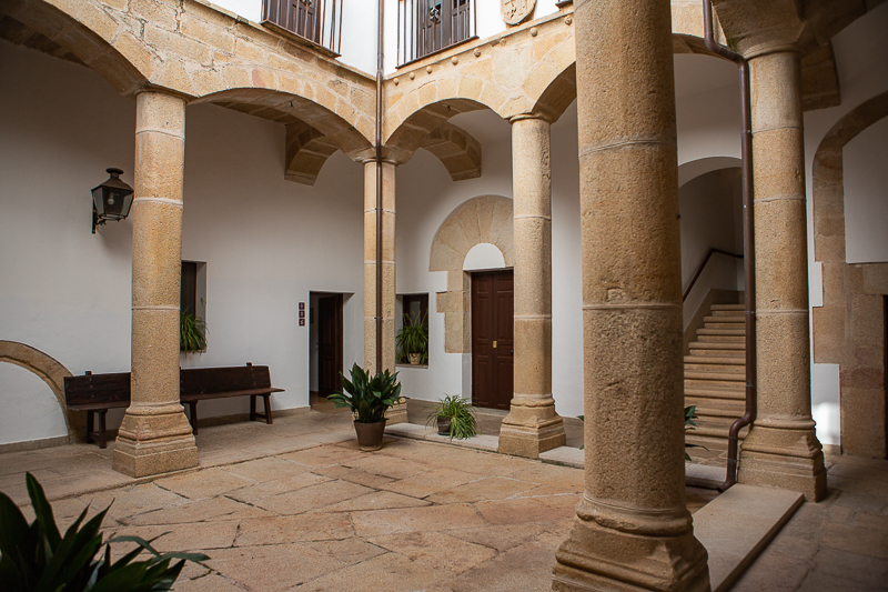 Palacio de los Golfines de abajo 3
