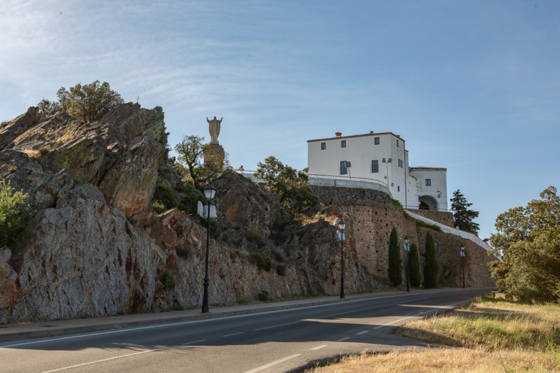 SUBIDA PEDESTRE AL SANTUARIO DE LA MONTAÑA