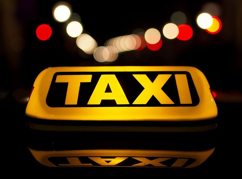 PARADA DE TAXI. HOSPITAL SAN PEDRO DE ALCÁNTARA